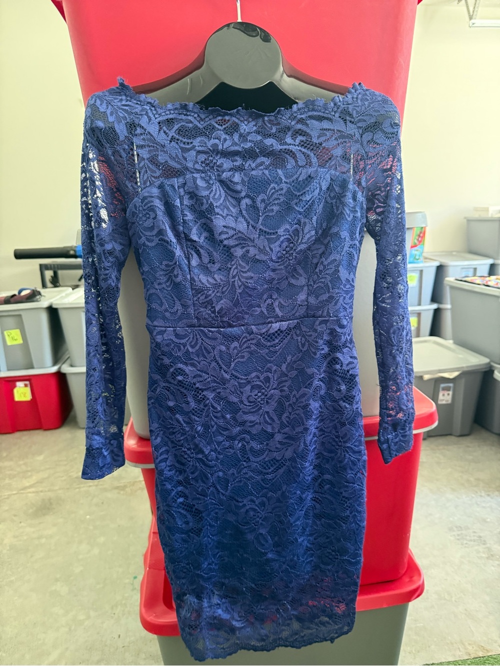 Navy Lace Off-Shoulder Sheath Dress mp21